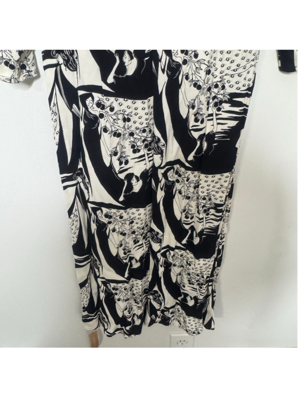 Reformation Celeste Dress Black Cream Abstract Print Long Sleeve Maxi Dress 4 - Picture 6 of 10